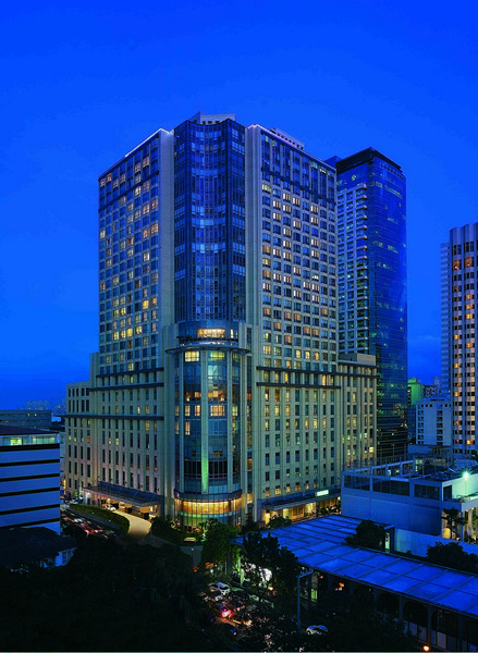 New World Manila Bay Hotel Exterior