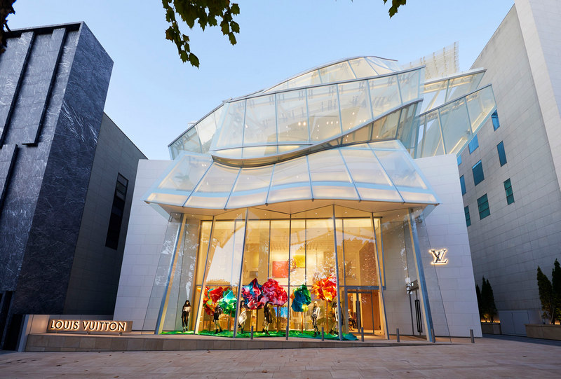 Frank Gehry crowns Louis Vuitton Maison Seoul with glass sails